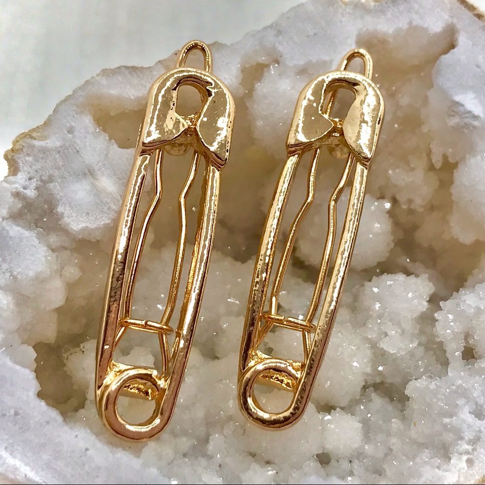 🧷🧷Gold Safety Pin Barrettes🧷🧷 - Picture 2 of 6